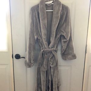 Wamsutta full length robe